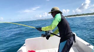 GT в Gaafu Dhaalu - поппинг и рыбалка на вечерней волне