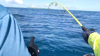 GT в Gaafu Dhaalu - поппинг и рыбалка на вечерней волне