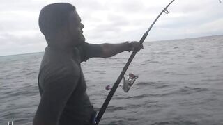 Gaafu Dhaalu by Captain Mohamed - жёсткое вываживание GT на свале