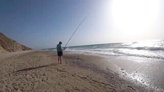 Нетания, Израиль — морская рыбалка с берега и вечерний прибой