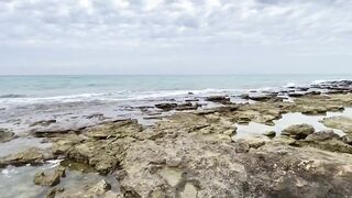 Netanya beach, Israel: находки у кромки прибоя и забытые приманки на песке