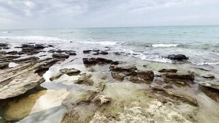 Netanya beach, Israel: находки у кромки прибоя и забытые приманки на песке