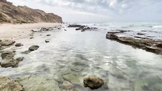 Netanya beach, Israel: находки у кромки прибоя и забытые приманки на песке