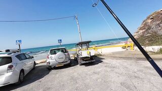 Netanya, Израиль — вечерний берег, прибой и рыбацкие снасти в 4K 28.10.2024