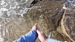 Netanya, Израиль — вечерний берег, прибой и рыбацкие снасти в 4K 28.10.2024