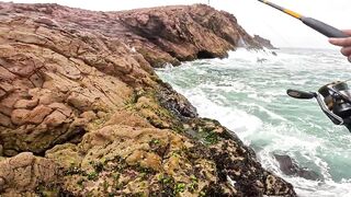 Mirleft, Morocco: морская рыбалка на сибасса со спиннингом на Атлантике