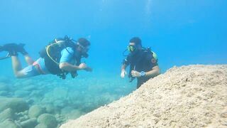 Писсури Бэй на Кипре: лайтовое море, склоны и длинная дуга бухты