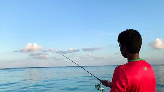 Hulhumale Beach - группер с берега и проверка снастей на Мальдивах