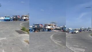 Hulhumale fishing harbour рабочие утра и лодки возвращаются с уловом