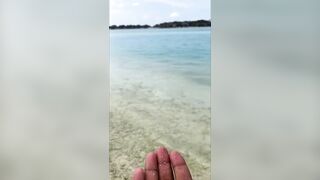 Huraa Island, Maldives: канал, лодки-дони и вечерние силуэты пальм