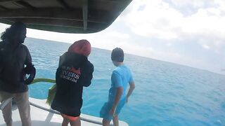 Диффуши район — рыбалка с дони: сумерки, фонари на лагуне и шквалы на подходе