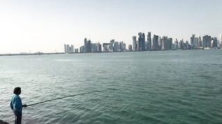 Doha, Qatar — морская рыбалка у набережной и в марине
