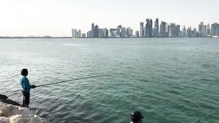 Doha, Qatar — морская рыбалка у набережной и в марине