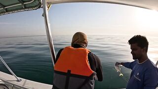 Рыбалка в Дохе Катар морская рыбалка в заливе и трофей оборвал снасть