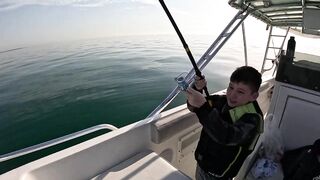 Рыбалка в Дохе Катар морская рыбалка в заливе и трофей оборвал снасть