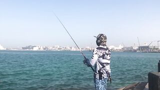 Doha Corniche — shore jigging: рыбалка в День отца удалась?