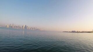 Doha Corniche: «bait and wait» — барракуда на живца у парапета