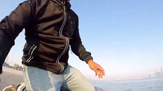 Doha Corniche: «bait and wait» — барракуда на живца у парапета