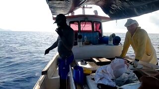 Сейшелы: морская рыбалка на лодке с местными, фильм №2