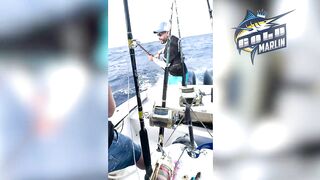 Маврикий — рыбу некуда девать: удачная морская рыбалка с рассвета