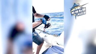 Маврикий — рыбу некуда девать: удачная морская рыбалка с рассвета