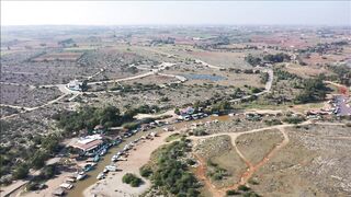 Liopetri Potamos — рыбацкое укрытие с воздуха: к свалам по руслу