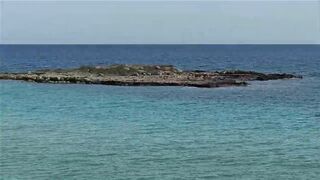 Протарас, Fig Tree Bay: как меняется пляж и клев в апреле 2022?