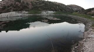 Asprokremmos, Cyprus — бассы на джиг: рельеф, ветер и тени дамбы