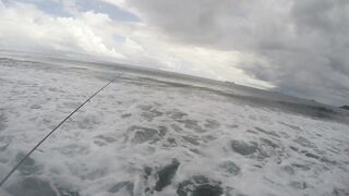 Mahé, Seychelles — рыбалка с берега, часть 3: утренний выход хищника