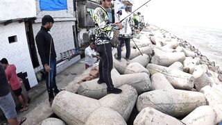 Mumbai — берег и лодка: рыбалка у волнорезов, что клюет по сезону?