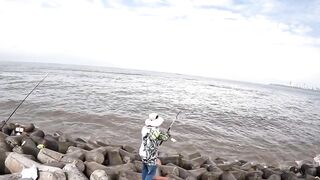 Mumbai — берег и лодка: рыбалка у волнорезов, что клюет по сезону?