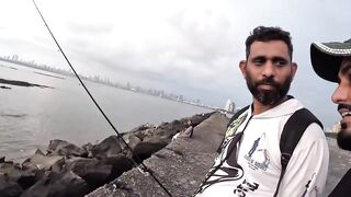 Mumbai — берег и лодка: рыбалка у волнорезов, что клюет по сезону?