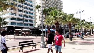Larnaca, Finikoudes Promenade - рыбалка у старого замка