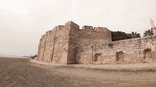 Larnaca, Finikoudes Beach и Марина: вечерняя рыбалка у мола