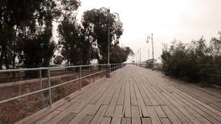 Larnaca, Finikoudes Beach и Марина: вечерняя рыбалка у мола