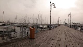 Larnaca, Finikoudes Beach и Марина: вечерняя рыбалка у мола