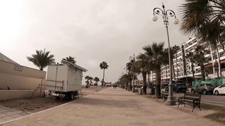 Larnaca, Finikoudes Beach и Марина: вечерняя рыбалка у мола