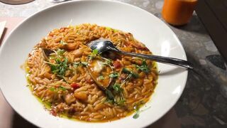 Пиргос, Ladies Mile Beach: штиль, волна и вечерняя рыбалка у косы