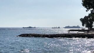 Пиргос, Ladies Mile Beach: штиль, волна и вечерняя рыбалка у косы