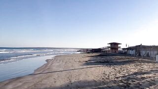 Ladies Mile, Limassol - длинная коса и рыбалка по кромке прибоя