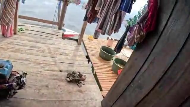 Засолка и сушка морских огурцов в Пандами на архипелаге Сулу