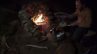 Скальная рыбалка на Южном океане, голубой губан и карри в лагере