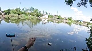Ловля кефали с берега реки Капарчины в Поти снастью катамаран