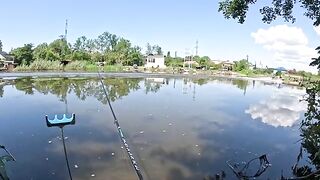 Ловля кефали с берега реки Капарчины в Поти снастью катамаран