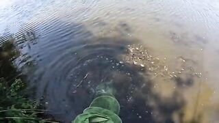 Ловля кефали с берега реки Капарчины в Поти снастью катамаран