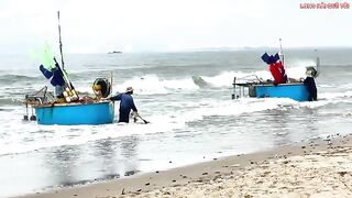 Лонгхай: сельдяные сети на берегу и туристический морской день
