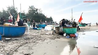 Лонгхай: сельдяные сети на берегу и туристический морской день