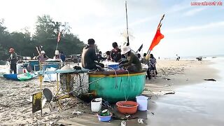 Лонгхай: сельдяные сети на берегу и туристический морской день