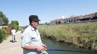 Береговая ловля в Сиде с хлебом и Maggi на маховую удочку