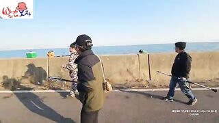 Ловля кефали в районе Ёнджондо в Инчхоне
